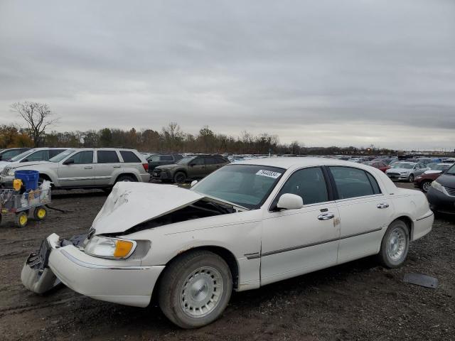 1LNHM81W2XY671461 - 1999 LINCOLN TOWN CAR EXECUTIVE WHITE photo 1