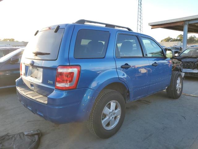 1FMCU9DG7BKA03574 - 2011 FORD ESCAPE XLT BLUE photo 3