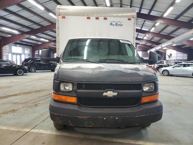 1GB6G3BG7A1143576 - 2010 CHEVROLET EXPRESS G3 WHITE photo 5