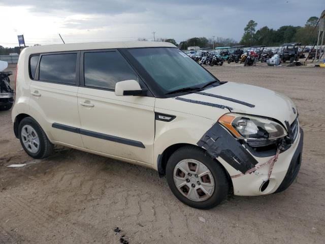 KNDJT2A58D7581844 - 2013 KIA SOUL CREAM photo 4