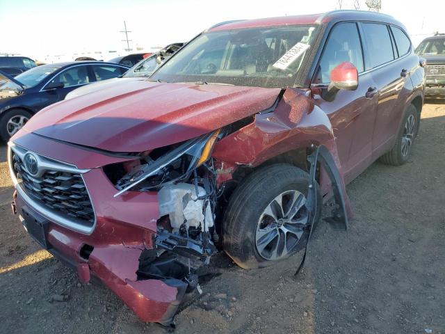5TDGZRBH9NS193328 - 2022 TOYOTA HIGHLANDER XLE RED photo 1