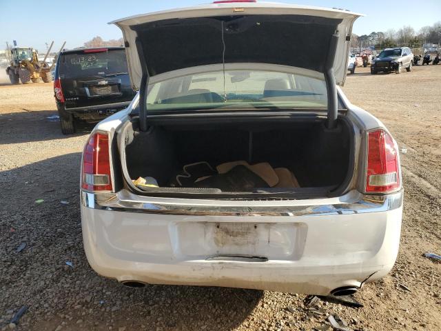 2C3CCAAGXDH529905 - 2013 CHRYSLER 300 WHITE photo 6