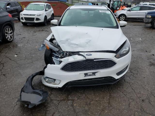 1FADP3M20JL323383 - 2018 FORD FOCUS SEL WHITE photo 5