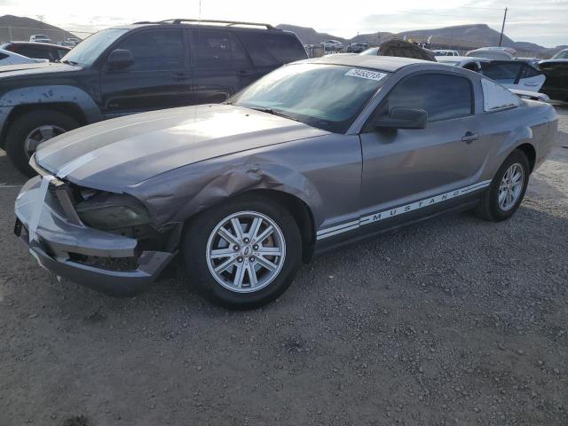 1ZVHT80N465256624 - 2006 FORD MUSTANG SILVER photo 1