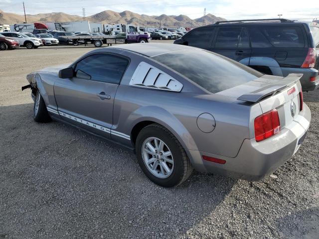 1ZVHT80N465256624 - 2006 FORD MUSTANG SILVER photo 2