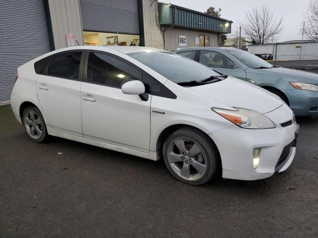 JTDKN3DUXD5595005 - 2013 TOYOTA PRIUS WHITE photo 4