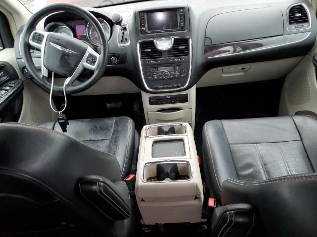 2C4RC1CG5DR684455 - 2013 CHRYSLER TOWN & COU TOURING L RED photo 8