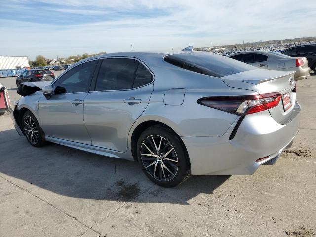 4T1G11AK6RU202425 - 2024 TOYOTA CAMRY SE NIGHT SHADE SILVER photo 2