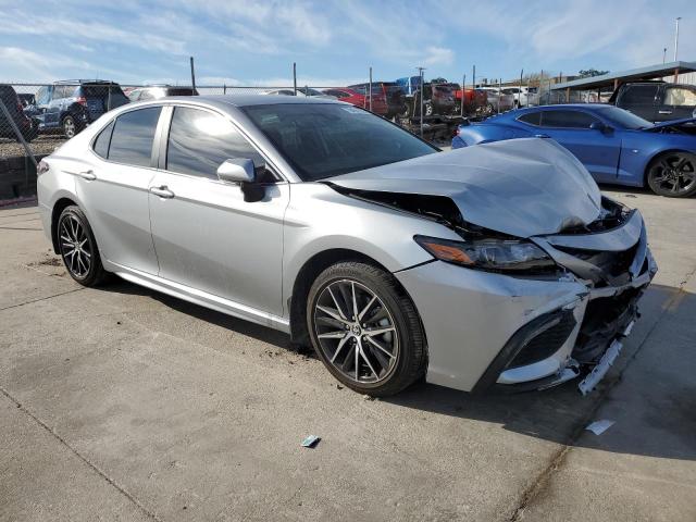 4T1G11AK6RU202425 - 2024 TOYOTA CAMRY SE NIGHT SHADE SILVER photo 4