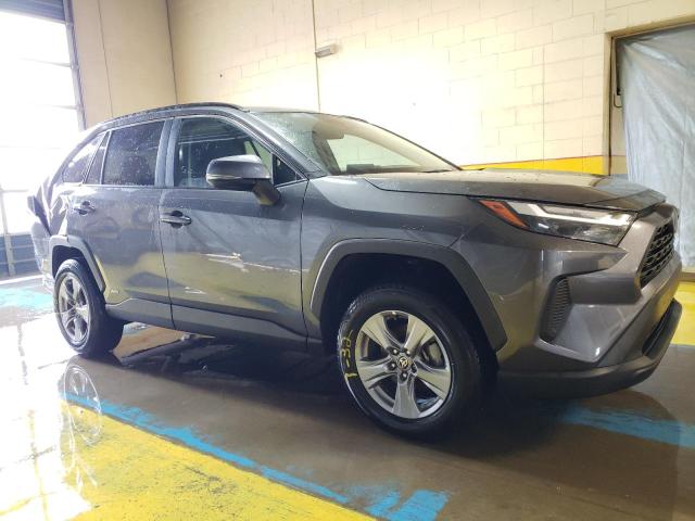 4T3RWRFVXNU056169 - 2022 TOYOTA RAV4 XLE Grau Foto 4