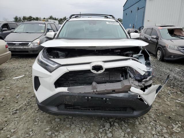 4T3RWRFV8PU094776 - 2023 TOYOTA RAV4 XLE WHITE photo 5