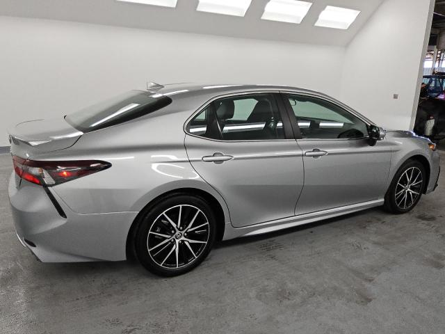 4T1G11AK6RU249261 - 2024 TOYOTA CAMRY SE NIGHT SHADE SILVER photo 3