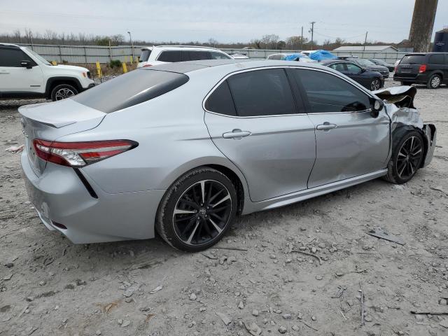 4T1B61HK3JU129732 - 2018 TOYOTA CAMRY XSE SILVER photo 3