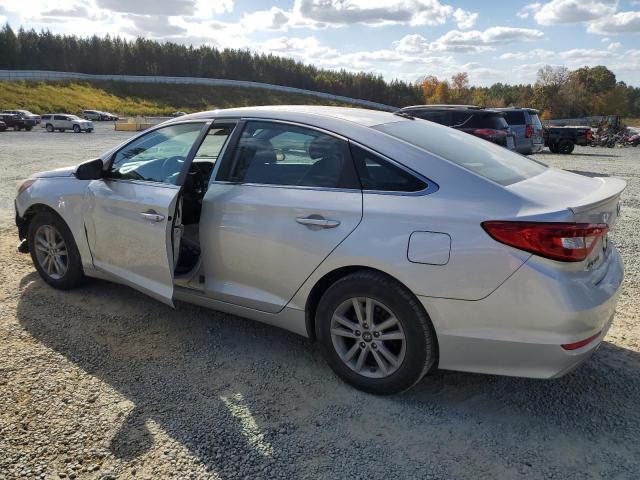 5NPE24AF7FH107830 - 2015 HYUNDAI SONATA SE SILVER photo 2