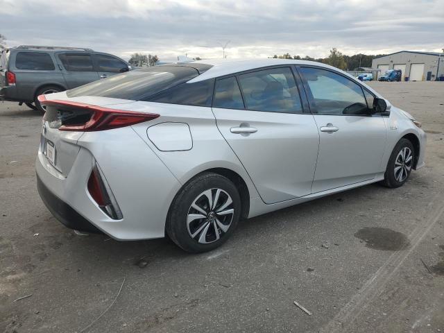 JTDKARFP5H3018888 - 2017 TOYOTA PRIUS PRIM ვერცხლისფერი ფოტო 3