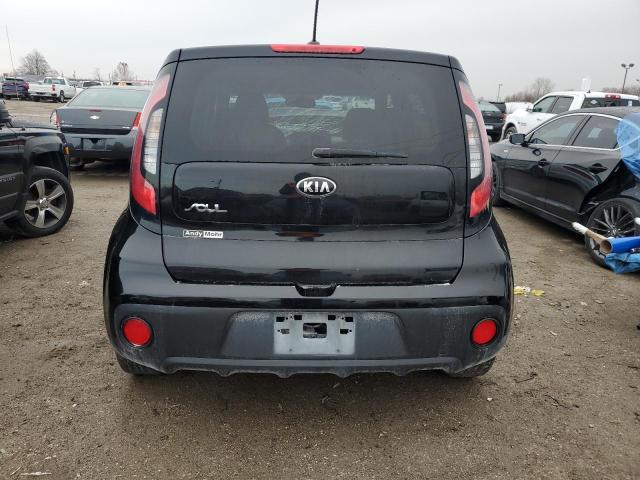 KNDJN2A27J7625716 - 2018 KIA SOUL BLACK photo 6