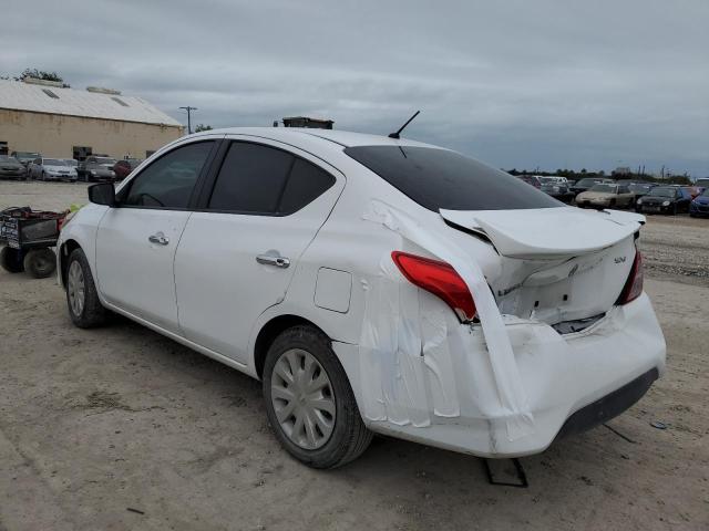 3N1CN7AP8JL816657 - 2018 NISSAN VERSA S WHITE photo 2