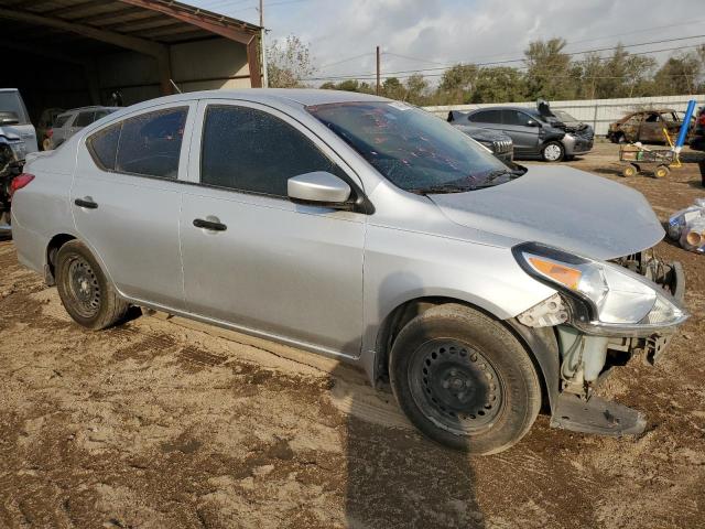 3N1CN7AP4JL802979 - 2018 NISSAN VERSA S SILVER photo 4