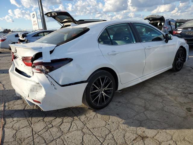 4T1G11AK0NU679636 - 2022 TOYOTA CAMRY SE WHITE photo 3