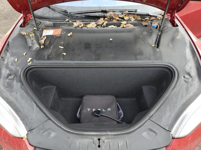 5YJSA1E4XJF245981 - 2018 TESLA MODEL S RED photo 11