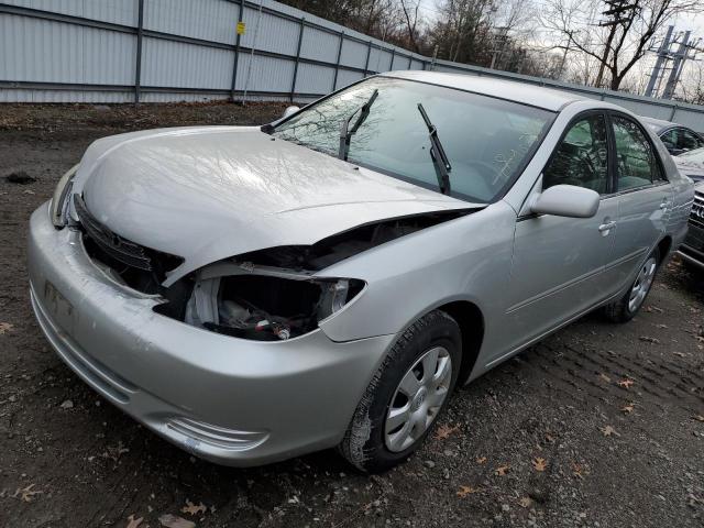 4T1BE32K52U624118 - 2002 TOYOTA CAMRY LE SILVER photo 1