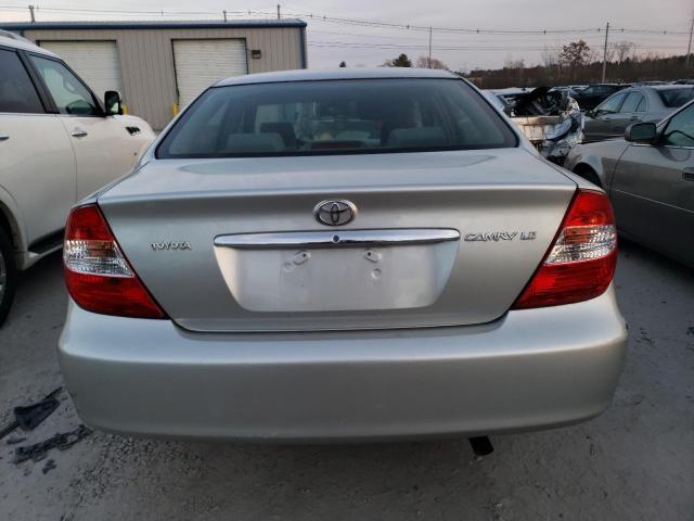 4T1BE32K52U624118 - 2002 TOYOTA CAMRY LE SILVER photo 6