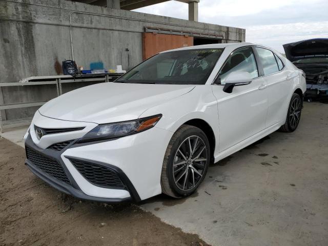4T1T11AK7PU726923 - 2023 TOYOTA CAMRY SE NIGHT SHADE WHITE photo 1