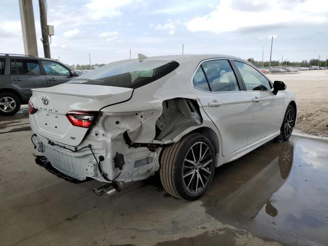 4T1T11AK7PU726923 - 2023 TOYOTA CAMRY SE NIGHT SHADE WHITE photo 3