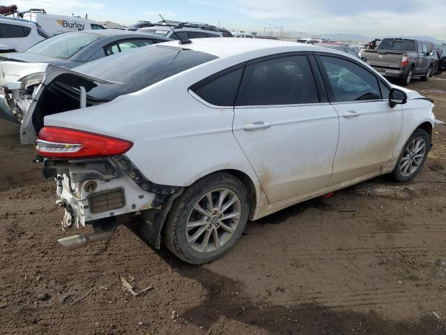 3FA6P0H73HR159135 - 2017 FORD FUSION SE WHITE photo 3