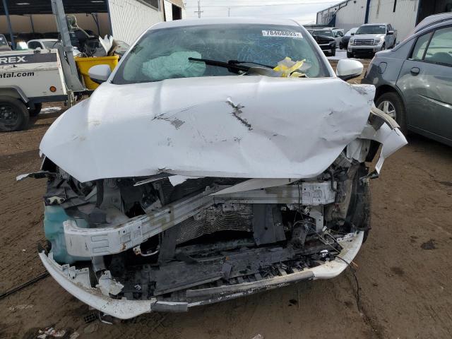 3FA6P0H73HR159135 - 2017 FORD FUSION SE WHITE photo 5