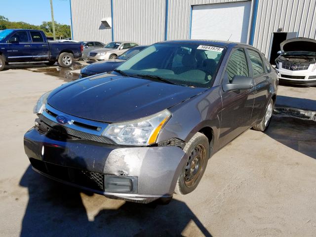 1FAHP3EN6AW106493 - 2010 FORD FOCUS S GRAY photo 2