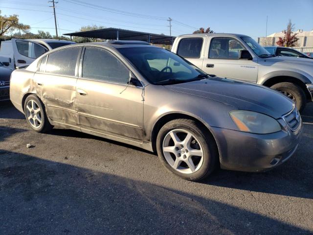 1N4BL11D02C120945 - 2002 NISSAN ALTIMA SE GRAY photo 4