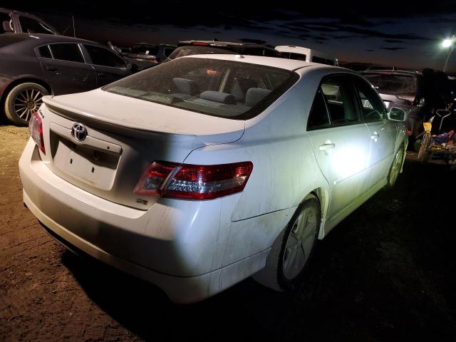 4T1BF3EK8BU593746 - 2011 TOYOTA CAMRY BASE WHITE photo 3