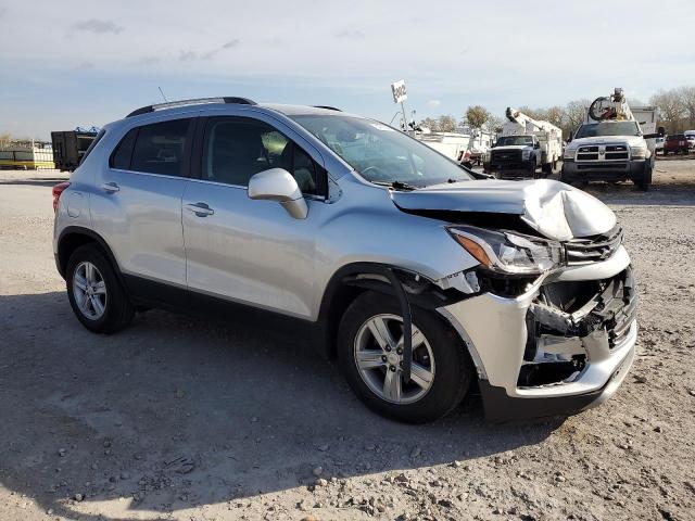 3GNCJLSB0LL203057 - 2020 CHEVROLET TRAX 1LT SILVER photo 4