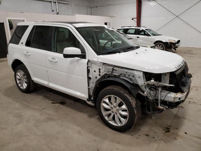 SALFR2BG3EH408774 - 2014 LAND ROVER LR2 HSE WHITE photo 4