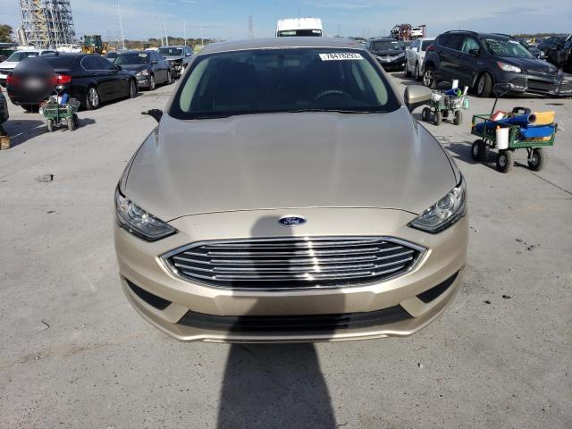 3FA6P0H77JR125611 - 2018 FORD FUSION SE GOLD photo 5