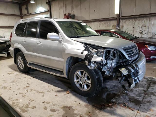 JTJBT20X860110907 - 2006 LEXUS GX 470 SILVER photo 4