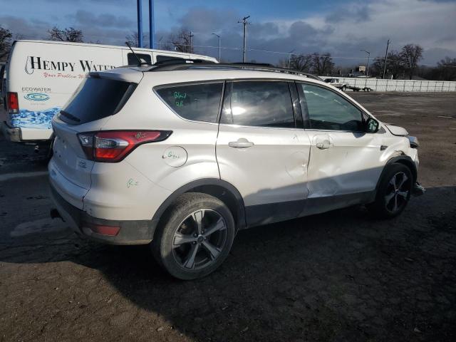 1FMCU9HD4JUB41284 - 2018 FORD ESCAPE SEL WHITE photo 3