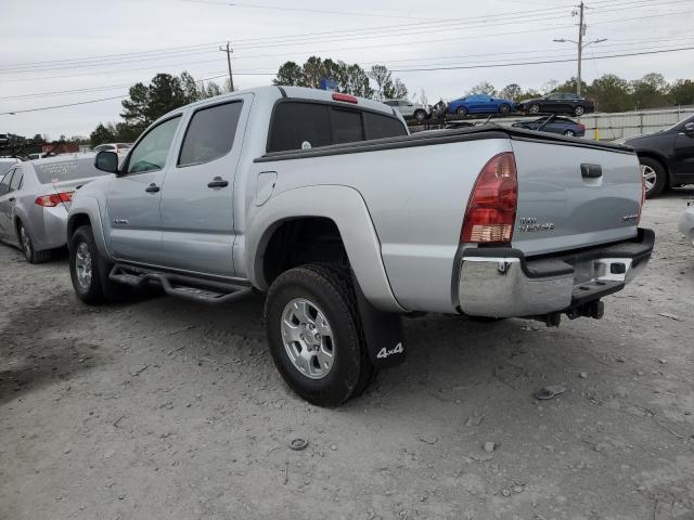 3TMLU42N57M012427 - 2007 TOYOTA TACOMA DOUBLE CAB SILVER photo 2