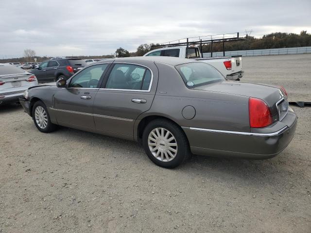 1LNHM81W44Y677001 - 2004 LINCOLN TOWN CAR EXECUTIVE GRAY photo 2