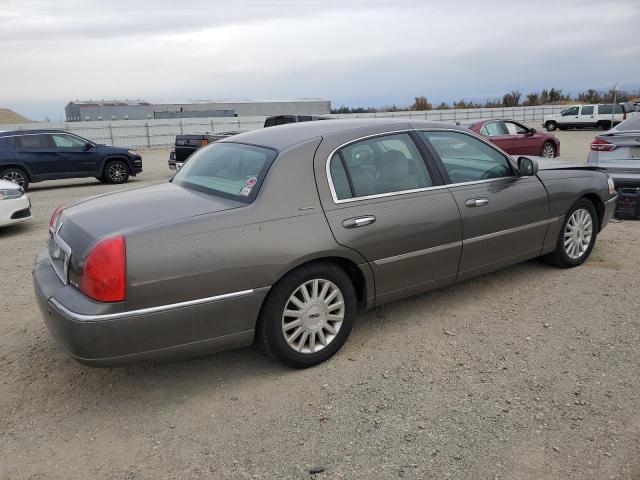 1LNHM81W44Y677001 - 2004 LINCOLN TOWN CAR EXECUTIVE GRAY photo 3