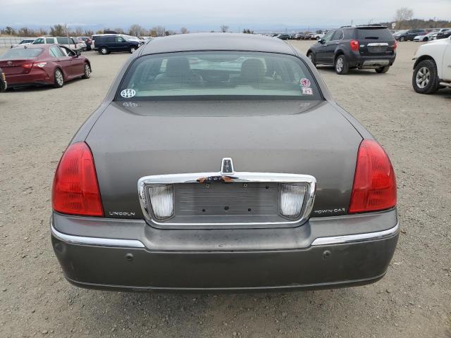 1LNHM81W44Y677001 - 2004 LINCOLN TOWN CAR EXECUTIVE GRAY photo 6