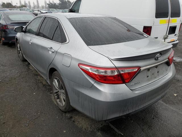 4T1BF1FK7HU437192 - 2017 TOYOTA CAMRY LE SILVER photo 2