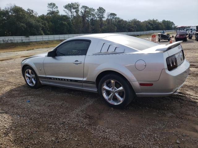1ZVHT82H495102801 - 2009 FORD MUSTANG GT SILVER photo 2