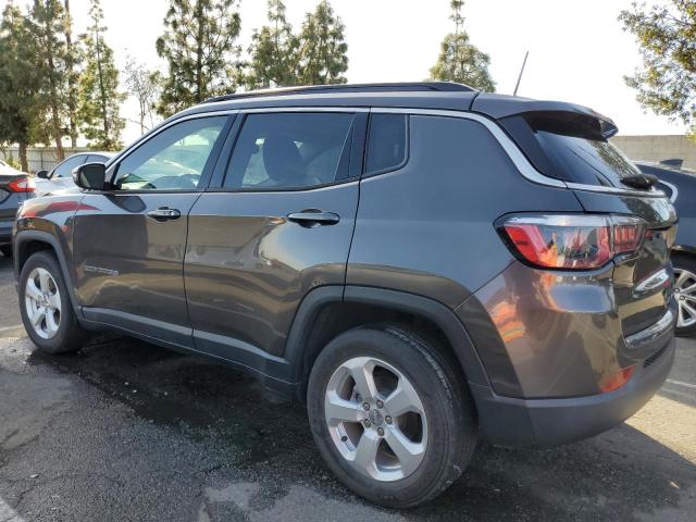 3C4NJCBB5JT441095 - 2018 JEEP COMPASS LATITUDE GRAY photo 2