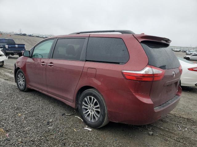 5TDYZ3DC4JS919531 - 2018 TOYOTA SIENNA XLE RED photo 2