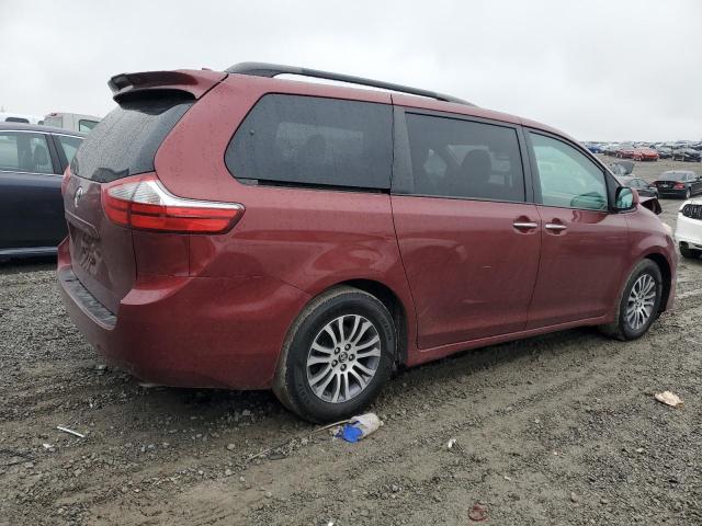 5TDYZ3DC4JS919531 - 2018 TOYOTA SIENNA XLE RED photo 3