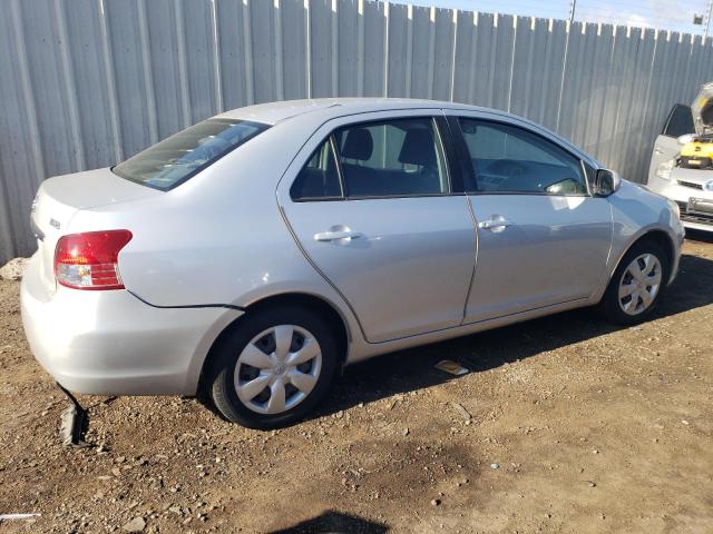 JTDBT923581229792 - 2008 TOYOTA YARIS SILVER photo 3