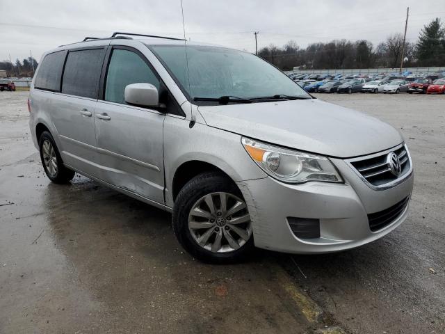 2C4RVABG8CR194215 - 2012 VOLKSWAGEN ROUTAN SE SILVER photo 4