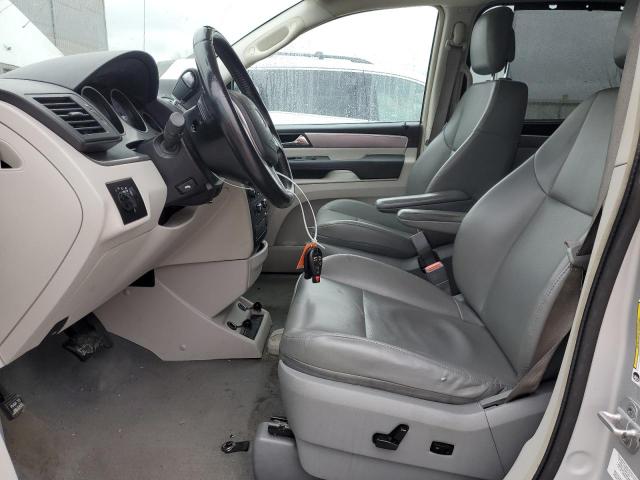 2C4RVABG8CR194215 - 2012 VOLKSWAGEN ROUTAN SE SILVER photo 7